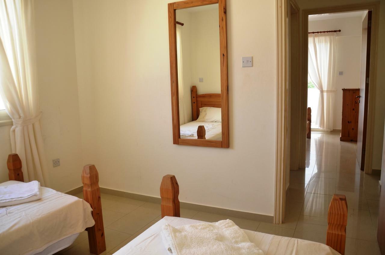 Top Floor, 2 Bedroom Apartment Vanessa D204, Free Wifi, Village View Peyia Ruang foto
