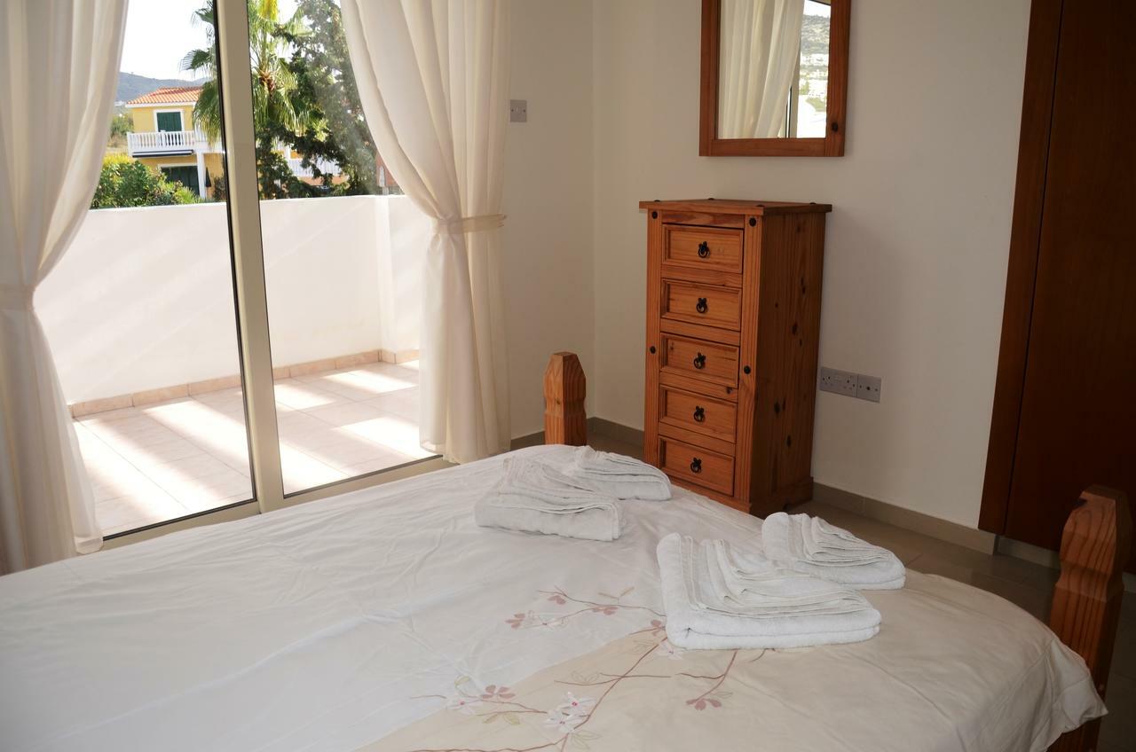 Top Floor, 2 Bedroom Apartment Vanessa D204, Free Wifi, Village View Peyia Ruang foto