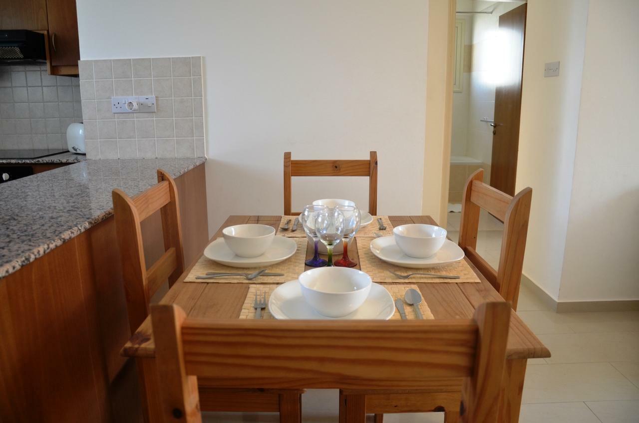Top Floor, 2 Bedroom Apartment Vanessa D204, Free Wifi, Village View Peyia Ruang foto
