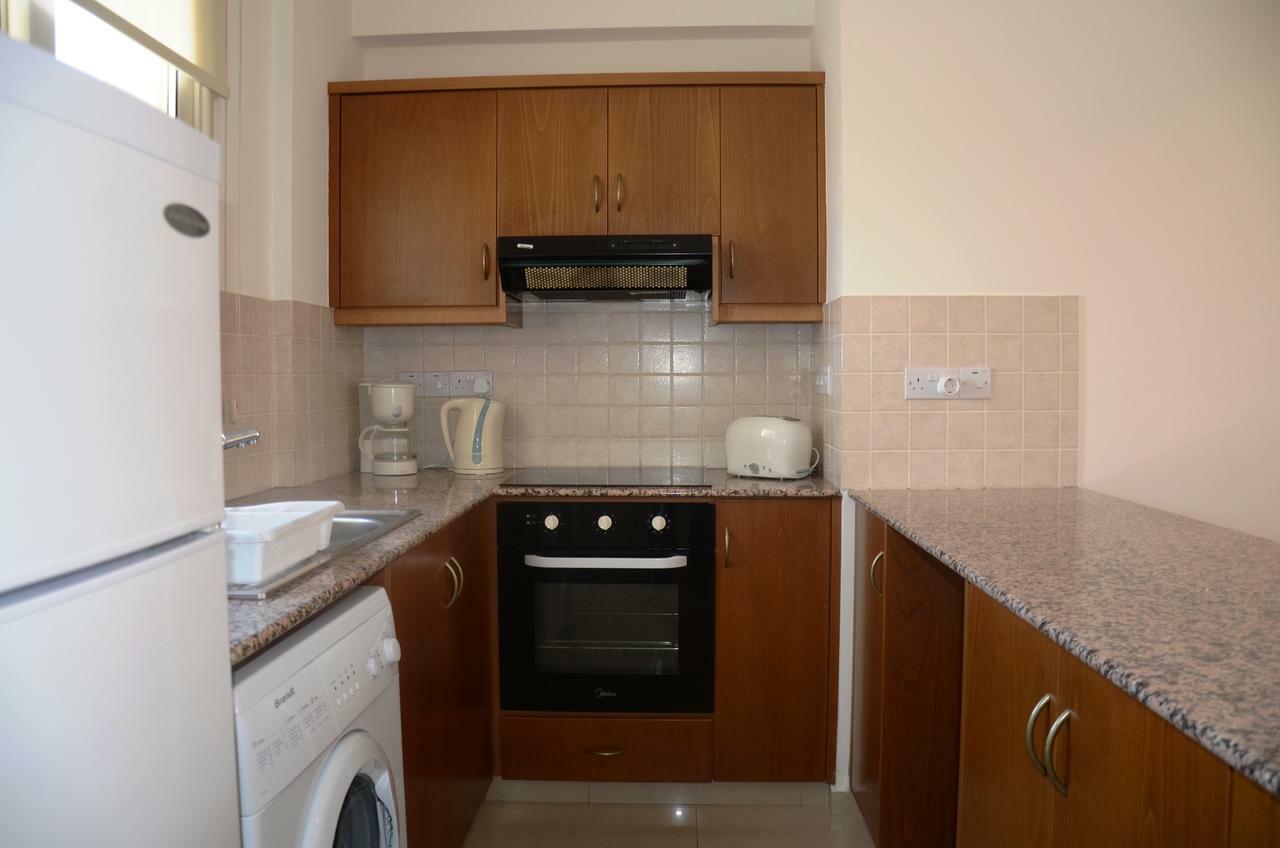 Top Floor, 2 Bedroom Apartment Vanessa D204, Free Wifi, Village View Peyia Ruang foto