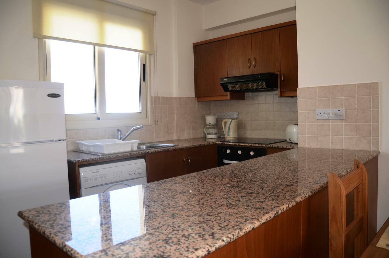 Top Floor, 2 Bedroom Apartment Vanessa D204, Free Wifi, Village View Peyia Ruang foto