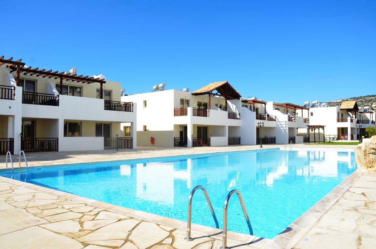 Top Floor, 2 Bedroom Apartment Vanessa D204, Free Wifi, Village View Peyia Bagian luar foto